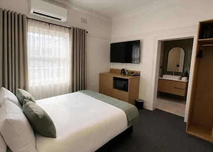 Tourist Hotel Queanbeyan