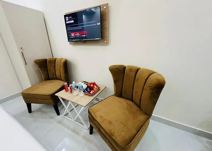 Go 001 Hotel Lahore