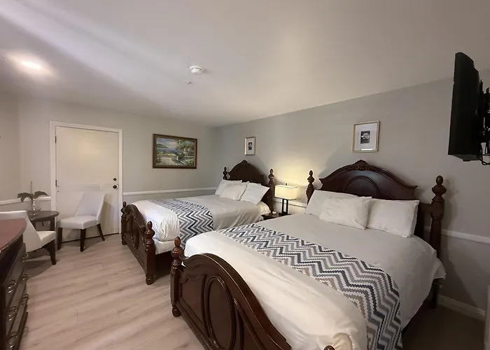 Casa Avalon Hotel