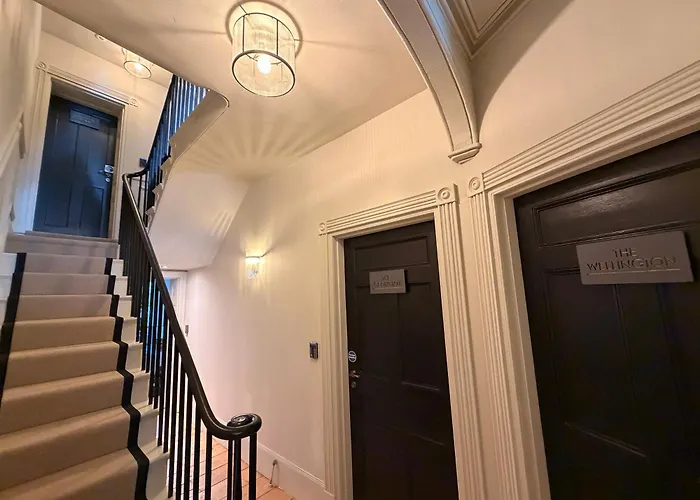 The Royal Harbour Suites - Wellington Crescent