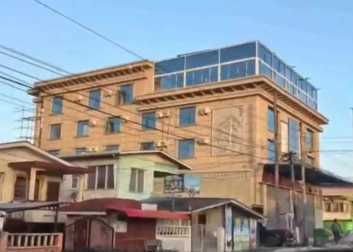 #1 Diamond Hotel And Residences
