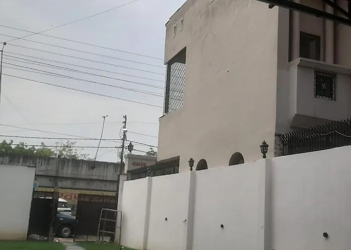 Shri Adinath Lawn And Hotel