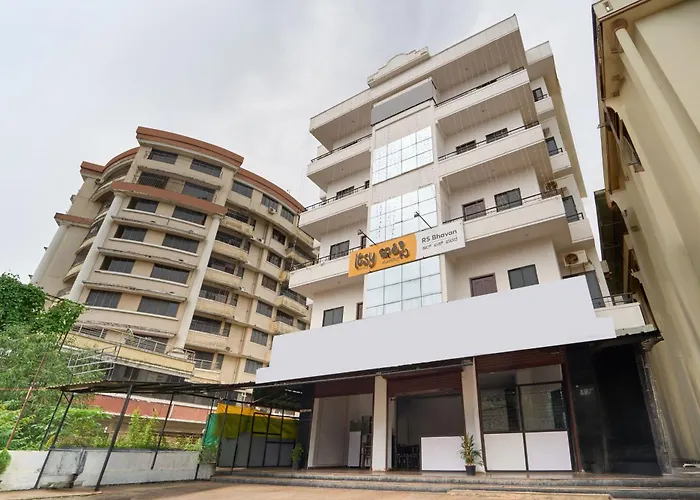 Itsy Hotels R S Bhavan, 2 Km From Mit Gate