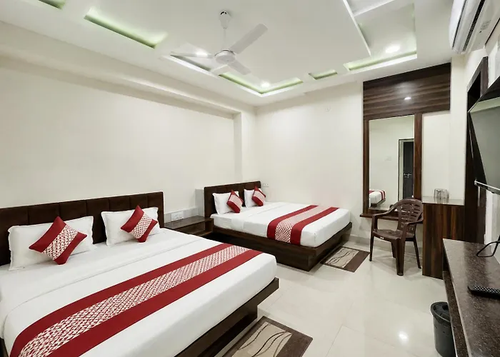 Near Mahakal Temple & Railway Station - Slmr Hotel- Fully Air Conditioned Rooms With Wifi And Parking, , Best Family Hotel In Ujjain