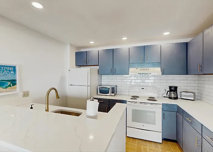 Condo In Glen Arbor With Lake Michigan Sunset Views Fireplace Deck Washer & Dryer