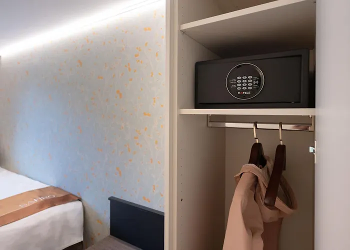 Hotel Safiro