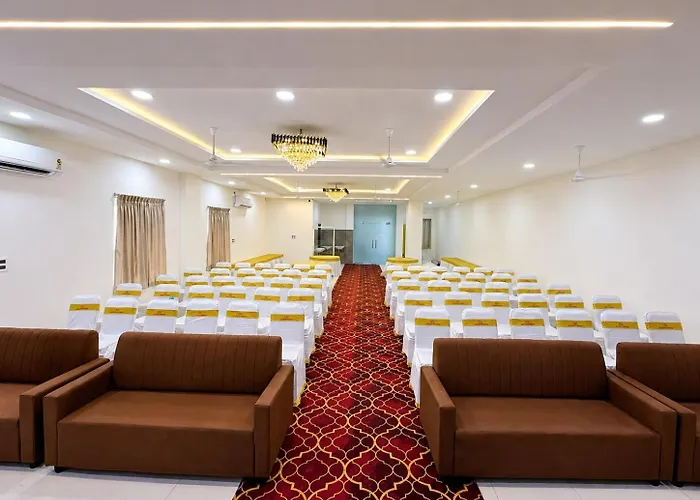 Hotel Lavish Grand