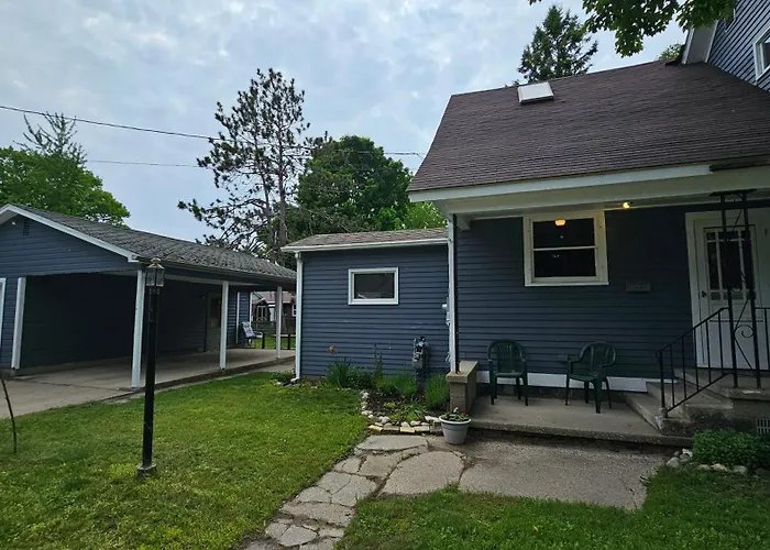 Beautiful House Short Walking Distance To Beach