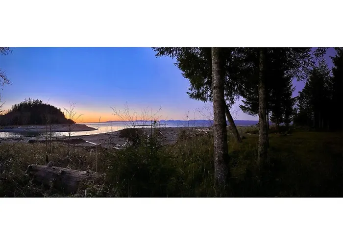Rustic Beach House W Views & Private Beach