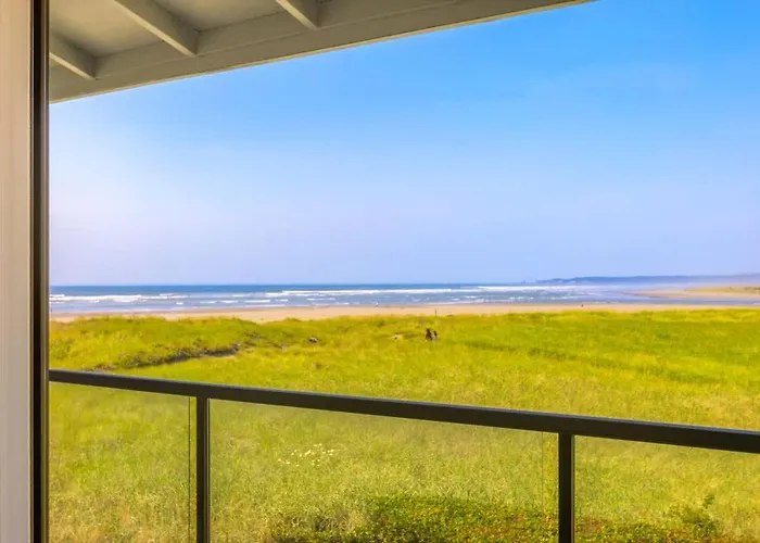 Hi-Tide Resort Top Floor Queen Bed Unit 32