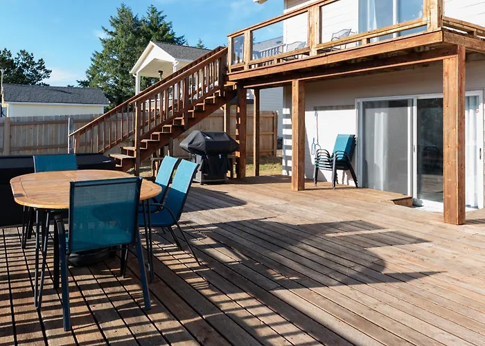 Oceanview Coastal Retreat With Hot Tub