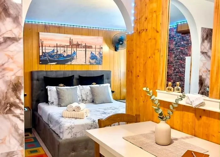 Entire Private Apartment In The Heart Of Venice