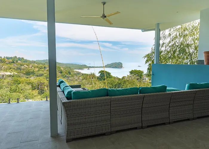 Villa Costa Vida Tower Suites