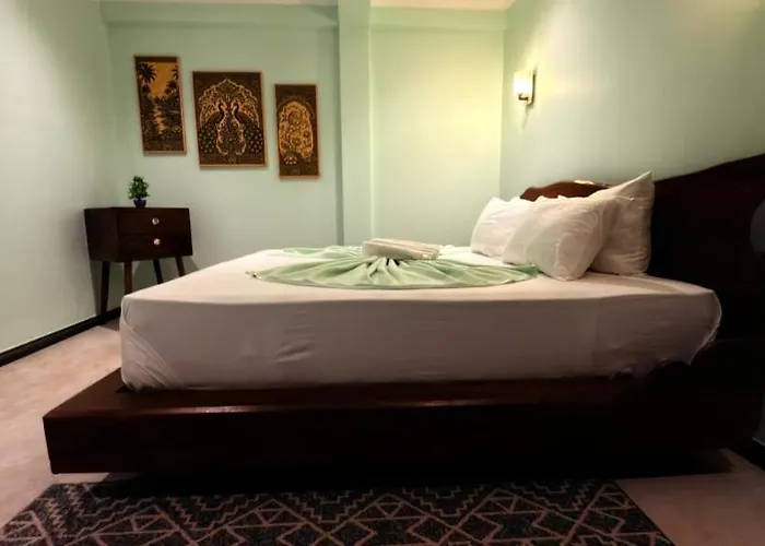 Abbi Holiday - Jaffna Hotel