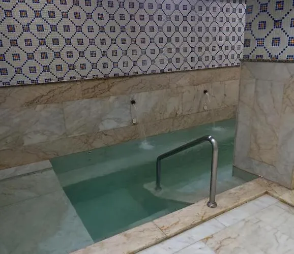 3Su Havuzlu Termal Otel