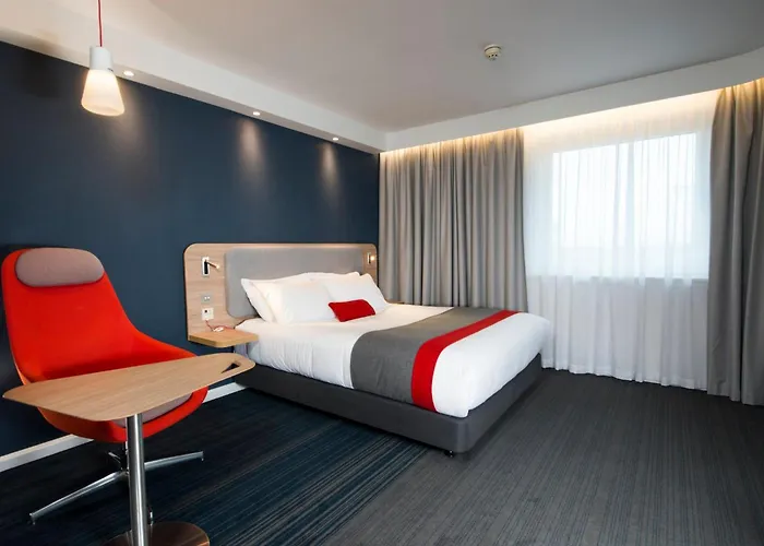 Holiday Inn Express Glasgow Airport By Ihg