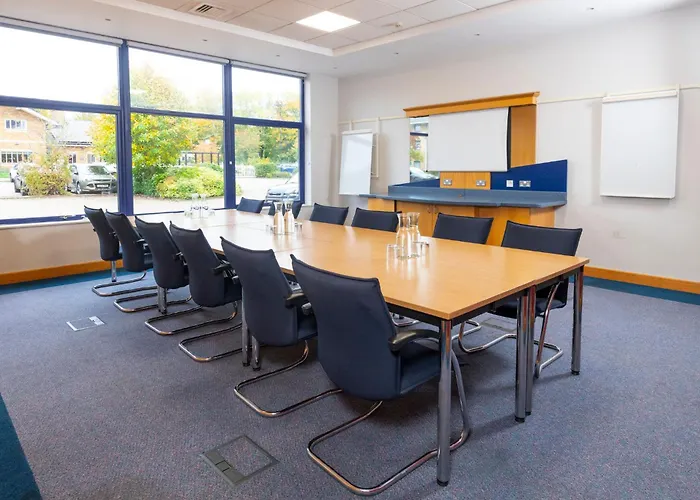 Holiday Inn Express Milton Keynes By Ihg