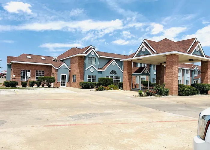 Longhorn Inn & Suites