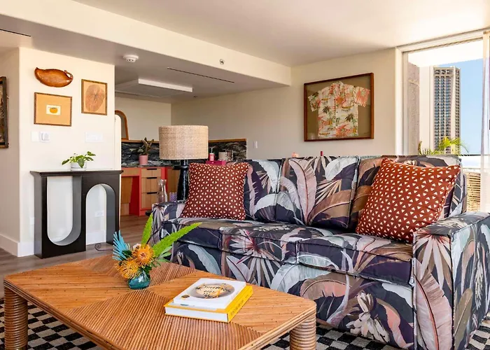 Wayfinder Waikiki - Voted Top 10 Best Hotels In Hawaii!