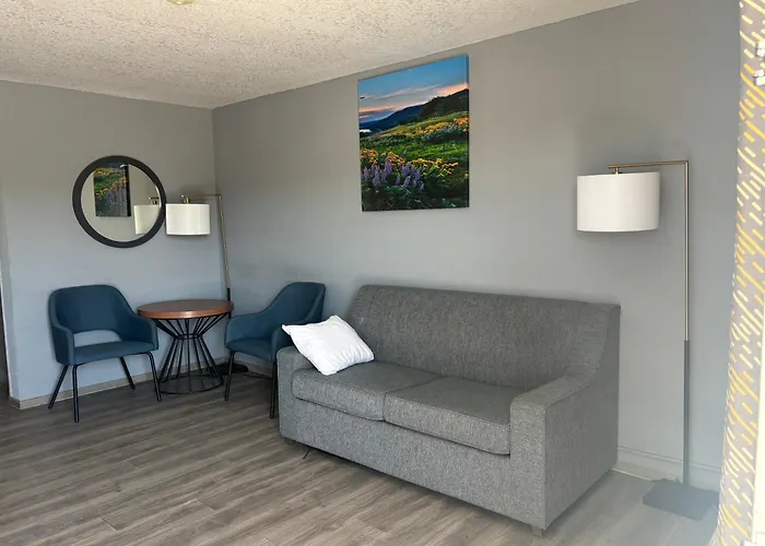 Days Inn & Suites By Wyndham Needles