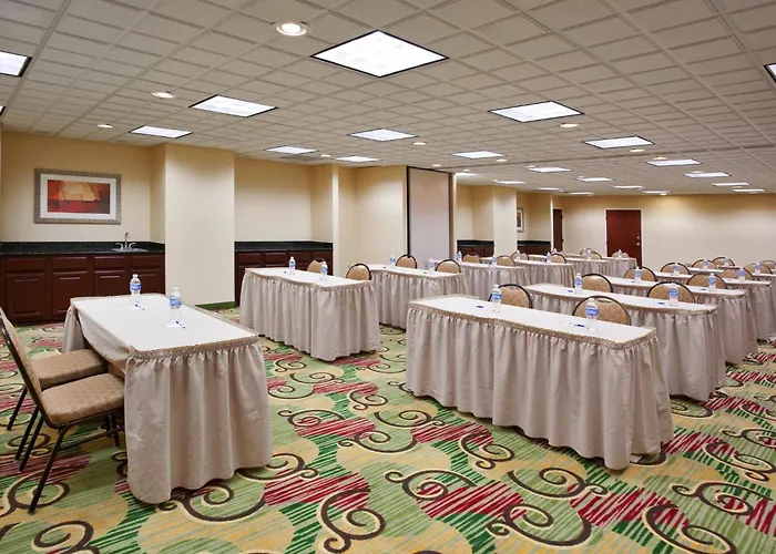 Holiday Inn Express Hotel & Suites Cleveland-Streetsboro By Ihg