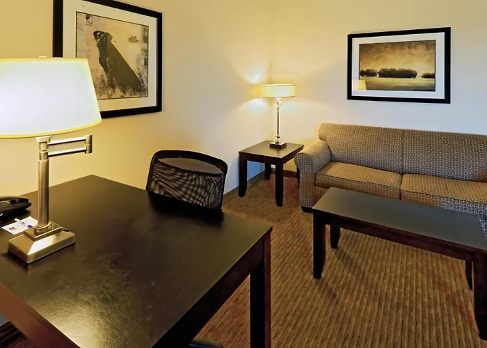 Holiday Inn Express Hotel & Suites Cleburne By Ihg