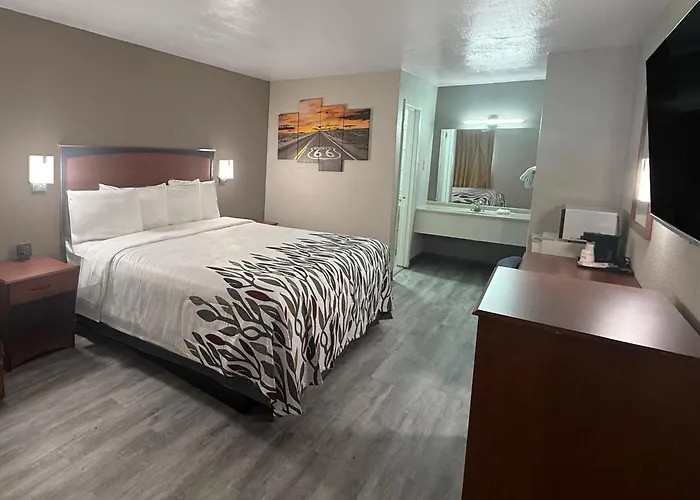 Red Roof Inn Shamrock