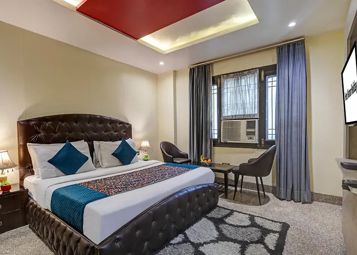 Hotel Karan Holidays Near Pitampura Metro Station