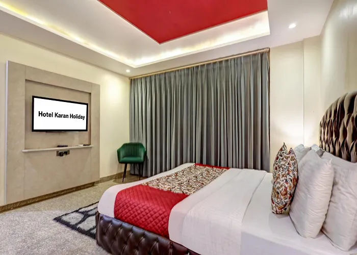 Hotel Karan Holidays Near Pitampura Metro Station