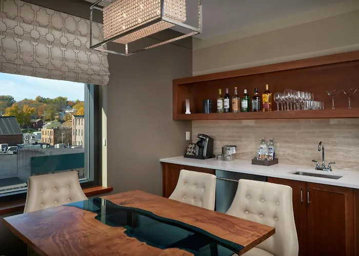 The Merrill Hotel & Conference Center, Muscatine, A Tribute Portfolio Hotel