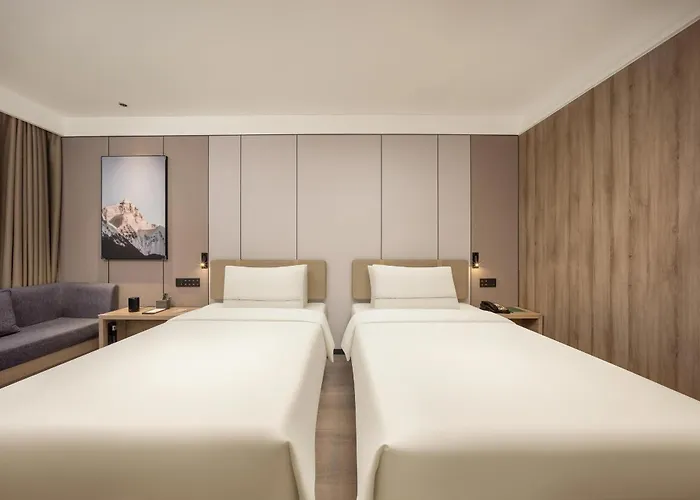 Atour Hotel Weihai City Center