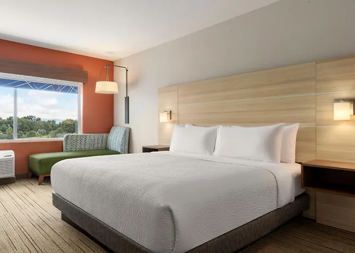 Holiday Inn Express & Suites - Staunton By Ihg
