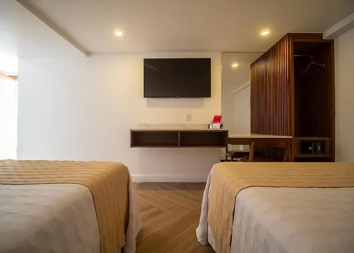 Six Hotel Guadalajara Degollado