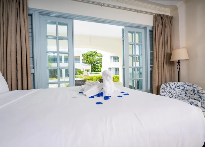 Savannah Beach Club Hotel
