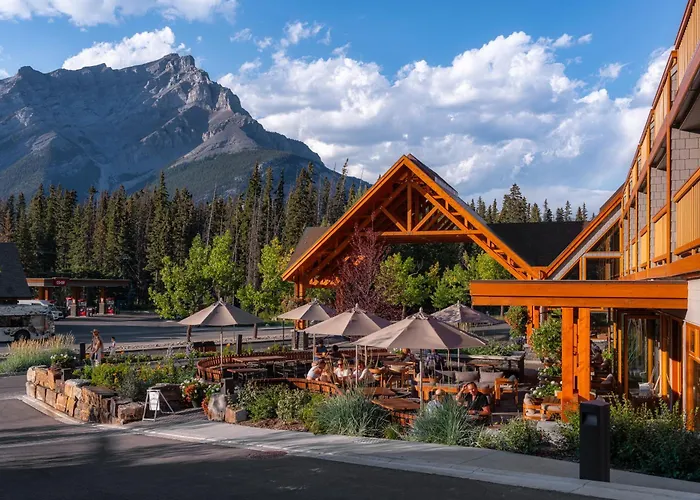 Hotel Canoe And Suites