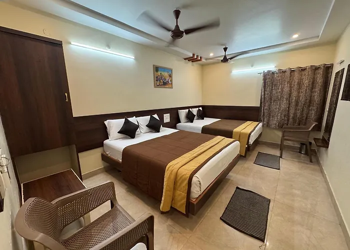 Hotel Dkr Grand