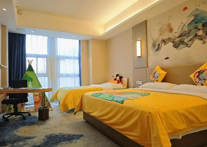 Vienna Hotel Shaanxi Hanzhong Central Square High-Speed Railway Station