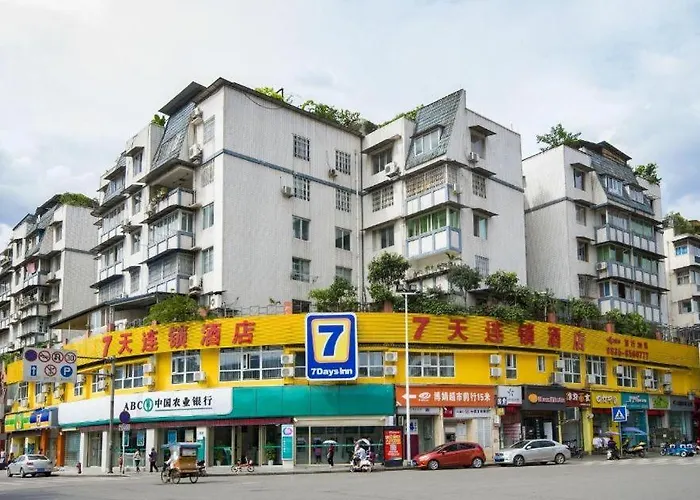 7 Days Inn Ya'An Langqiao Pedestrian Street Center