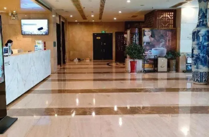Lavande Hotels- Yueyang Linxiang Zhongfa