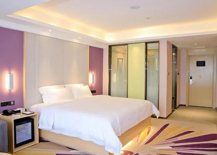 Lavande Hotel Maoming High-Speed Railway Station Xinfu Road