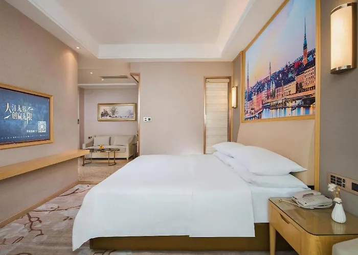 Vienna Hotel Guangdong Zhaoqing East Station Dinghu Mountain Scenic Area
