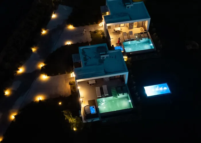 Aphrodite Luxury Villas & Suites-Private Heated Pool & Jacuzzi