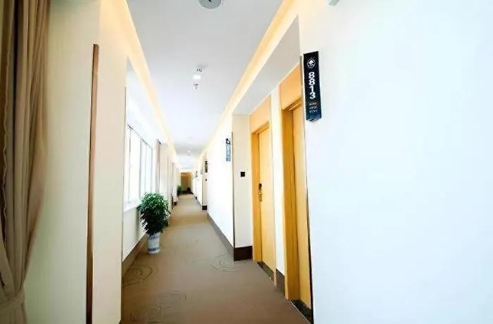 Greentree Inn Zhangjiagang Yangshe Old Street Stadium