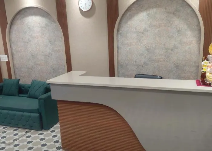 Hotel R K Luxe