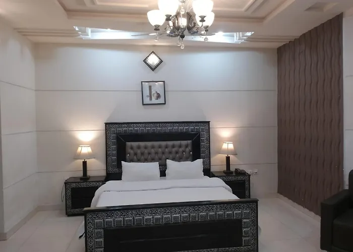 Midway Hotel Sadiqabad Ryk