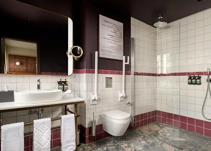 Skald Akureyri, Curio Collection By Hilton