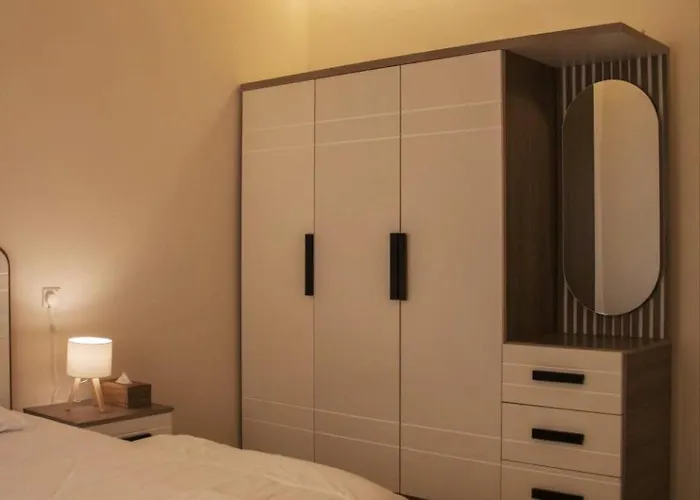 Lady'S Shared Room In Hostel
