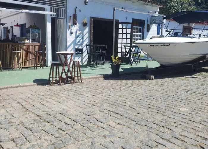 Pousada Dádiva e Passeios ,Suite 6, Simples a Passos da Praia do Pontal e do Centro Histórico ,com Lanchonete no Pátio