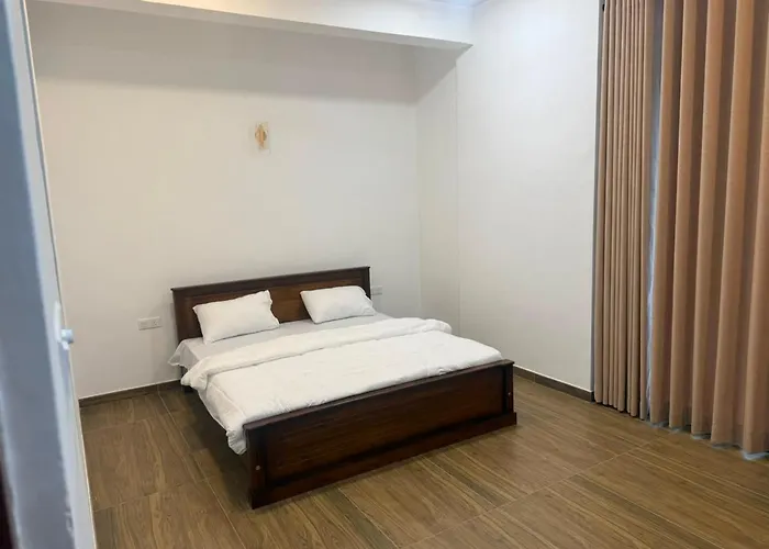 32Aw Hotel