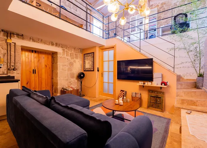 The Magic Of The Stone House, With Heated And Cooled Pool & A Peaceful Escape